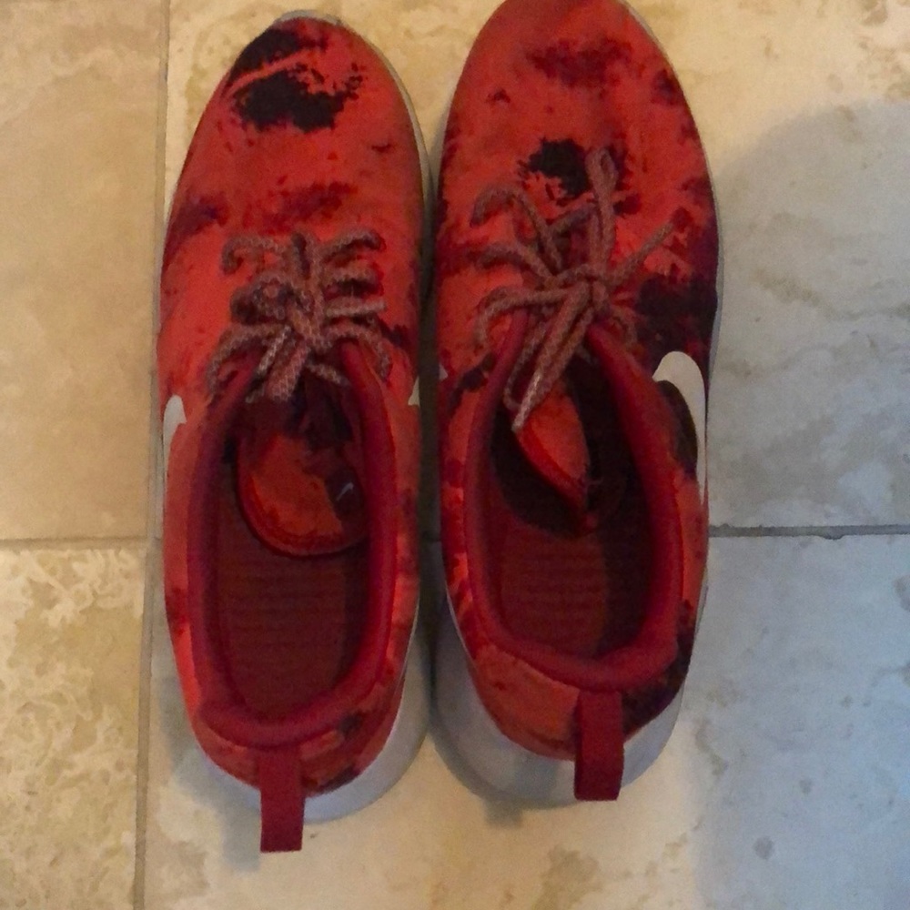 Nike - Picture 2 of 2